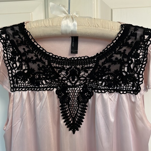 Vero Moda light pink Top with ruffle sleeve and embroidered details, small - Picture 2 of 5